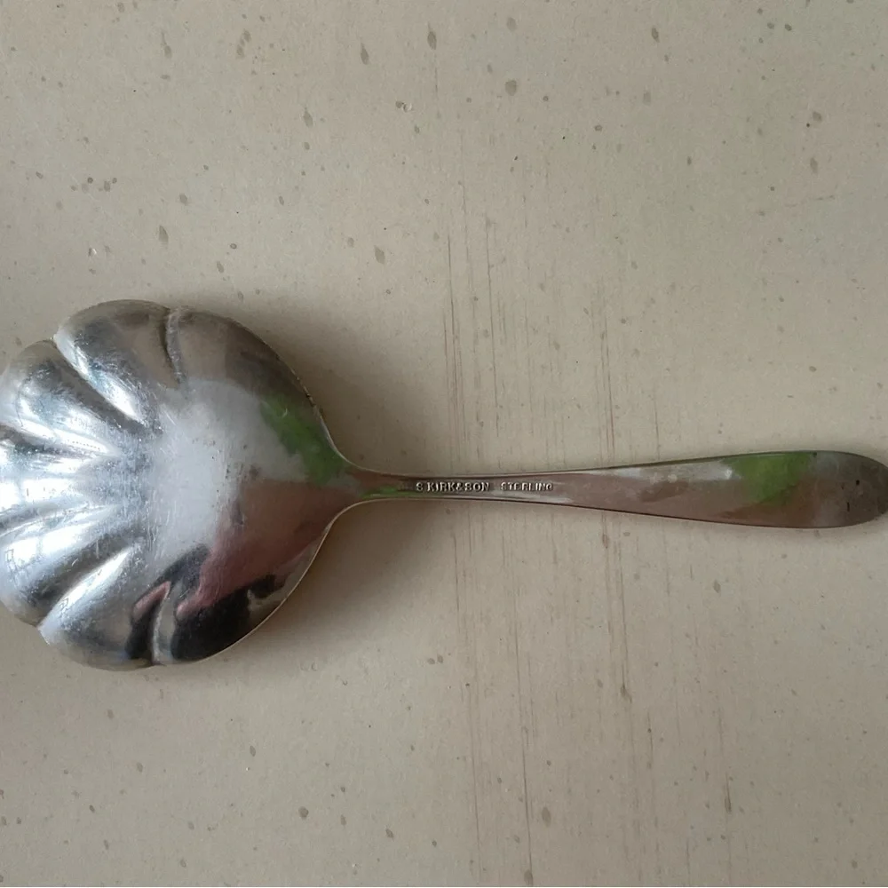 S Kirk & Sons Sterling Silver Sugar Nits BonBonShell Spoon